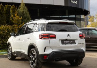 Подержанный автомобиль Citroen C5 Aircross 2022 года (5 фото)