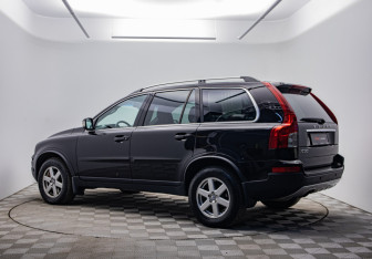 Подержанный автомобиль Volvo XC90 2010 года (7 фото)