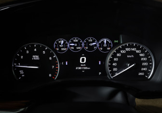 Подержанный автомобиль Cadillac XT5 2016 года (16 фото)