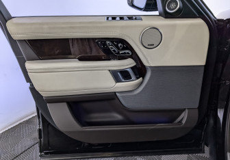 Подержанный автомобиль Land Rover Range Rover 2021 года (19 фото)