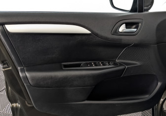 Подержанный автомобиль Citroen C4 Sedan 2017 года (19 фото)