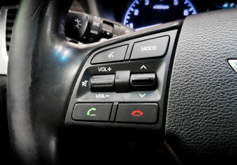 Подержанный автомобиль Hyundai Genesis 2014 года (25 фото)