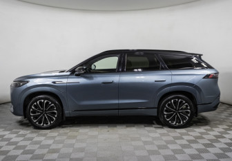 Подержанный автомобиль Jaecoo J8 2024 года (8 фото)