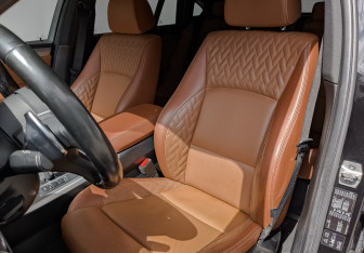 Подержанный автомобиль BMW X4 2017 года (20 фото)