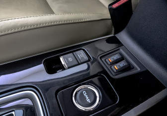 Подержанный автомобиль Mitsubishi Outlander 2019 года (26 фото)