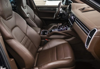 Подержанный автомобиль Porsche Cayenne 2019 года (11 фото)