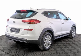 Подержанный автомобиль Hyundai Tucson 2020 года (5 фото)