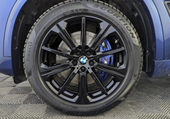 Подержанный автомобиль BMW X5 2021 года (12 фото)