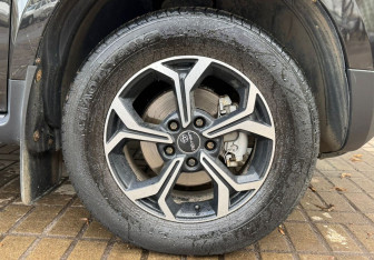 Подержанный автомобиль Renault Duster 2013 года (13 фото)