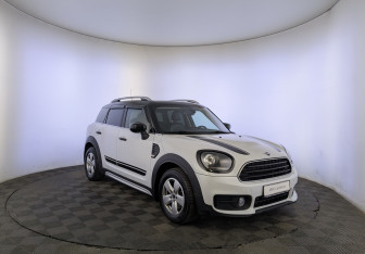 Подержанный автомобиль MINI Countryman 2019 года (3 фото)