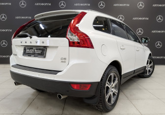Подержанный автомобиль Volvo XC60 2013 года (5 фото)