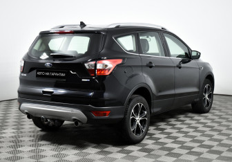 Подержанный автомобиль Ford Kuga 2019 года (5 фото)