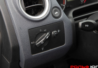 Подержанный автомобиль Ford Fusion 2008 года (14 фото)