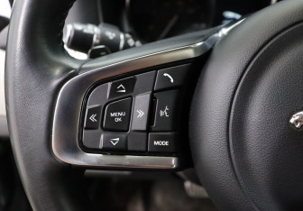 Подержанный автомобиль Jaguar XF Sedan 2019 года (15 фото)