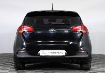 Подержанный автомобиль Kia Ceed Hatchback 2012 года (6 фото)