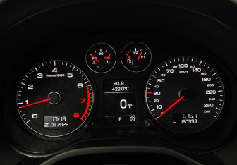 Подержанный автомобиль Audi A3 Hatchback 2013 года (11 фото)