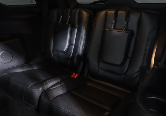 Подержанный автомобиль Ford Explorer 2017 года (17 фото)