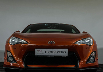 Подержанный автомобиль Toyota GT86 2012 года (17 фото)