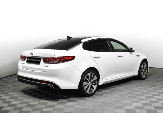 Подержанный автомобиль Kia Optima Sedan 2016 года (5 фото)