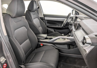 Подержанный автомобиль Geely Coolray 2022 года (23 фото)