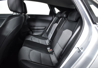 Подержанный автомобиль Kia Ceed Hatchback 2022 года (12 фото)