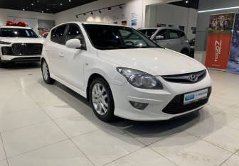 Подержанный автомобиль Hyundai i30 Hatchback 2011 года (3 фото)