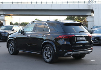 Подержанный автомобиль Mercedes-Benz GLE 2021 года (7 фото)