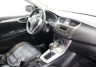 Подержанный автомобиль Nissan Sentra Sedan 2015 года (10 фото)