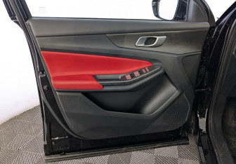 Подержанный автомобиль Changan UNI-S 2024 года (19 фото)