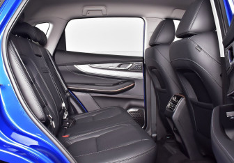 Подержанный автомобиль Exeed LX 2023 года (18 фото)