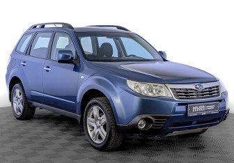 Подержанный автомобиль Subaru Forester Suv 2010 года (3 фото)