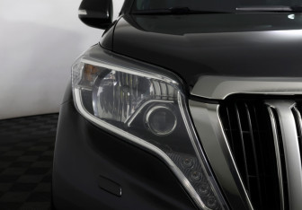 Подержанный автомобиль Toyota Land Cruiser Prado 2016 года (24 фото)