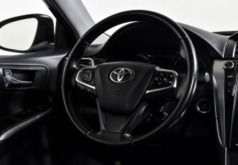 Подержанный автомобиль Toyota Camry Sedan 2015 года (11 фото)