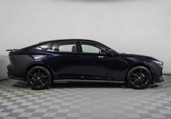 Подержанный автомобиль Changan UNI-V 2024 года (4 фото)