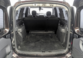 Подержанный автомобиль LADA (ВАЗ) Largus Wagon 2018 года (10 фото)