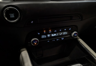 Подержанный автомобиль Mazda CX-5 2020 года (28 фото)