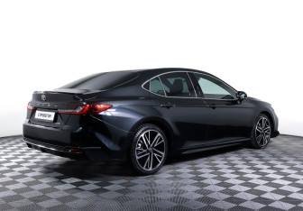 Новый Toyota Camry Sedan 2024 (5 фото)