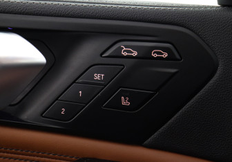 Подержанный автомобиль BMW X6 2022 года (20 фото)
