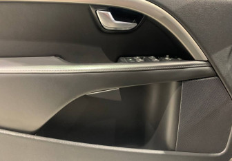 Подержанный автомобиль Volvo XC70 2012 года (18 фото)