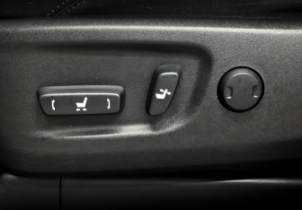 Подержанный автомобиль Toyota Land Cruiser Prado 2019 года (21 фото)