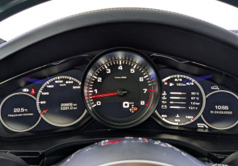 Подержанный автомобиль Porsche Cayenne 2019 года (13 фото)