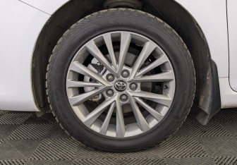 Подержанный автомобиль Toyota Camry Sedan 2017 года (12 фото)