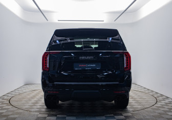 Подержанный автомобиль GMC Yukon 2023 года (4 фото)