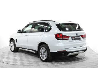Подержанный автомобиль BMW X5 2014 года (7 фото)