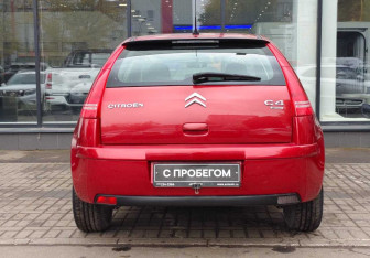 Подержанный автомобиль Citroen C4 Hatchback 2010 года (7 фото)