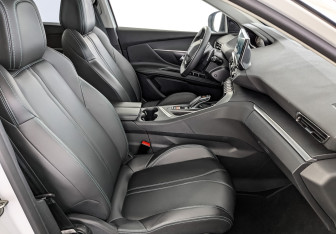 Подержанный автомобиль Peugeot 5008 Suv 2021 года (23 фото)