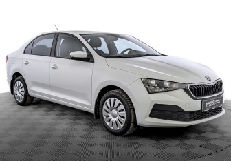 Подержанный автомобиль Skoda Rapid Liftback 2021 года (3 фото)