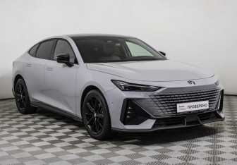 Подержанный автомобиль Changan UNI-V 2023 года (3 фото)