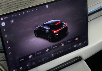 Подержанный автомобиль Zeekr 001 2024 года (19 фото)