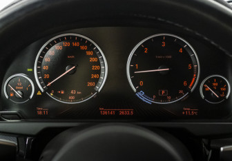 Подержанный автомобиль BMW X5 2016 года (14 фото)